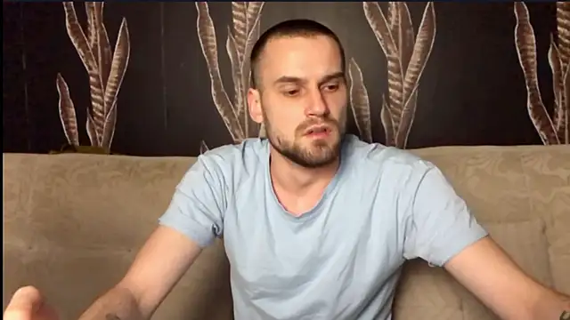 Snapshot of Iveraan chatting on 23, 10, 2025 Iveraan online show from 23, 10, 2025