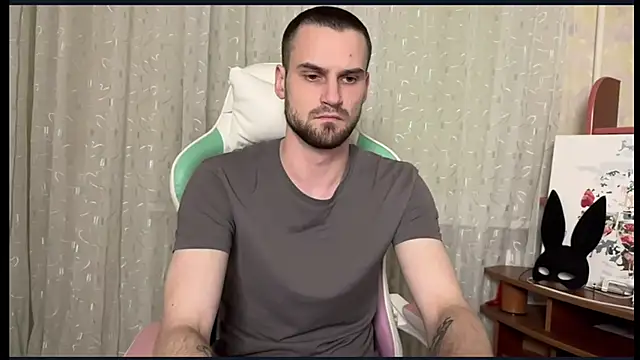 Snapshot of Iveraan chatting on 28, 10, 2025 Iveraan online show from 28, 10, 2025