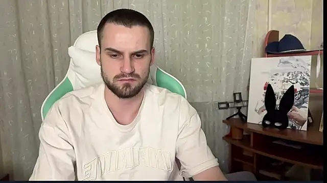 Snapshot of Iveraan chatting on 1, 11, 2025 Iveraan online show from 1, 11, 2025