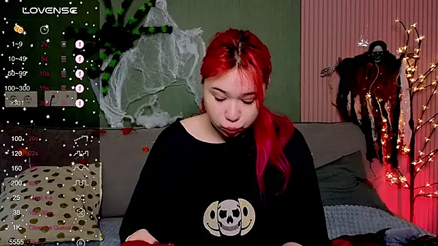 Klee Love online show from 25, 10, 2025