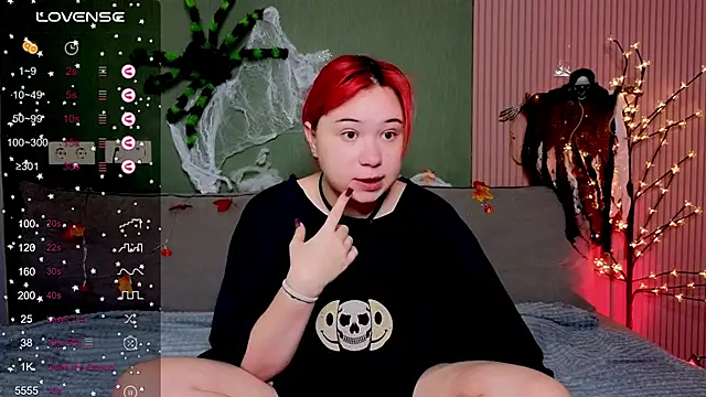 Klee Love online show from 28, 10, 2025