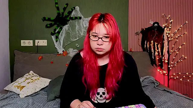 Klee Love online show from 29, 10, 2025