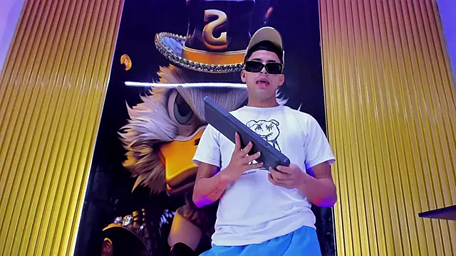 Play boys Hot2 online show from 2, 11, 2025