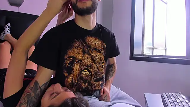 Snapshot of 2_fire chatting on 19, 12, 2025 2 fire online show from 19, 12, 2025