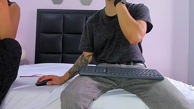 Snapshot of 2_fire chatting on 12, 1, 2026 2 fire online show from 12, 1, 2026