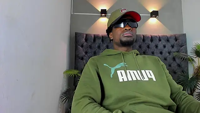 COMPTON 01 online show from 18, 11, 2025