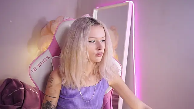 Celeste eyes0n online show from 7, 10, 2025