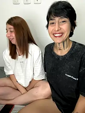 Snapshot of DaisyEmily chatting on 19, 10, 2025 DaisyEmily online show from 19, 10, 2025