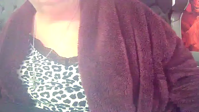 Snapshot of Playful_MILF_Demi chatting on 17, 3, 2026 Playful MILF Demi online show from 17, 3, 2026