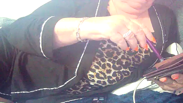 Snapshot of Playful_MILF_Demi chatting on 20, 3, 2026 Playful MILF Demi online show from 20, 3, 2026