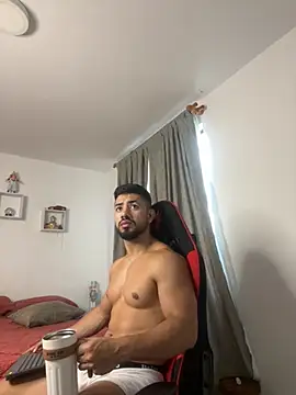 Ezzio Scolaro online show from 24, 2, 2026