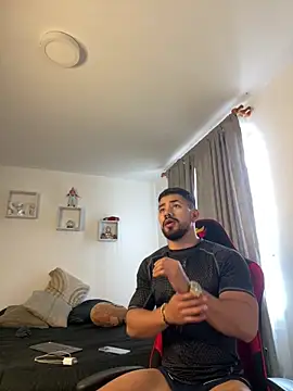 Ezzio Scolaro online show from 6, 3, 2026