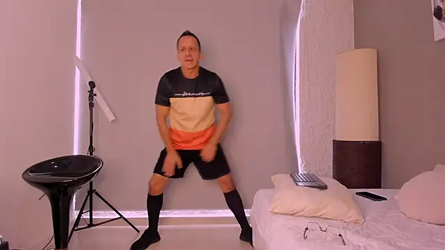  axelking  online show from 11, 10, 2025