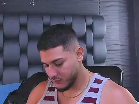 Snapshot of jasonshaw25 chatting on 7, 11, 2025 jasonshaw25 online show from 7, 11, 2025