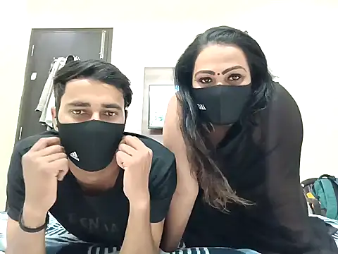 horny milf couple online show from 8, 10, 2025