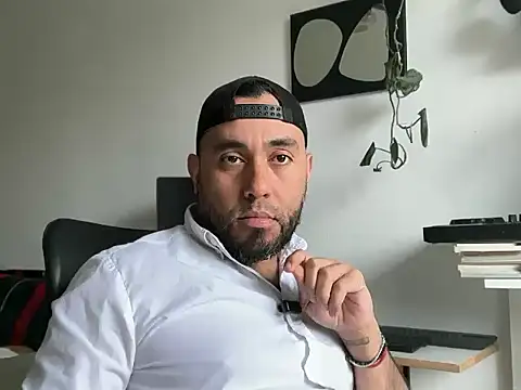 Snapshot of Domfetishx chatting on 6, 11, 2025 Domfetishx online show from 6, 11, 2025