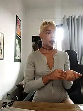 Helenoir online show from 26, 2, 2026