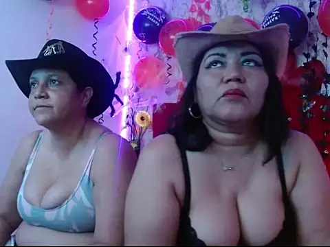 Snapshot of DannaLanegra2 chatting on 12, 10, 2025 DannaLanegra2 online show from 12, 10, 2025