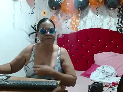 Snapshot of DannaLanegra2 chatting on 22, 10, 2025 DannaLanegra2 online show from 22, 10, 2025