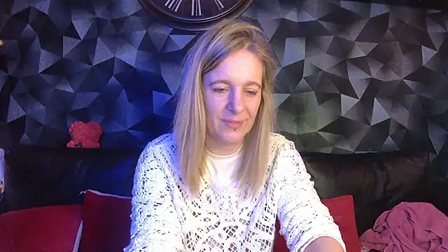 Delichieuse5 online show from 12, 1, 2026