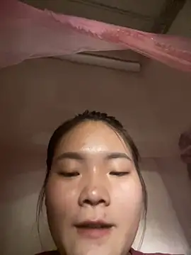 Snapshot of Beautiful-light22 chatting on 16, 10, 2025 Beautiful-light22 online show from 16, 10, 2025