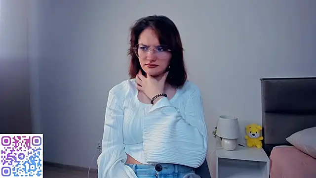 LorrieDegonia online show from 18, 11, 2025