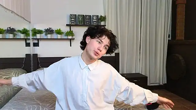 Cute Mike online show from 12, 2, 2026