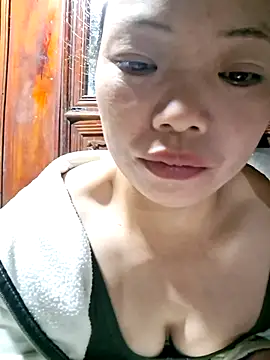 miomio-12 online show from 17, 10, 2025