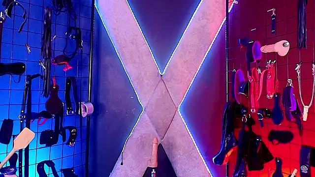 mranii queen bdsm  online show from 10, 2, 2026