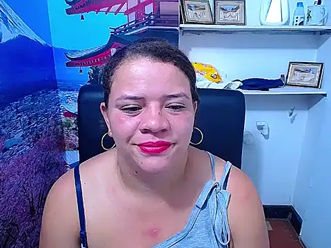 Snapshot of Biigg_xxx chatting on 6, 11, 2025 Biigg xxx online show from 6, 11, 2025