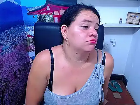 Snapshot of Biigg_xxx chatting on 19, 11, 2025 Biigg xxx online show from 19, 11, 2025