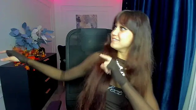 Snapshot of TiffanyYounge chatting on 25, 10, 2025 TiffanyYounge online show from 25, 10, 2025