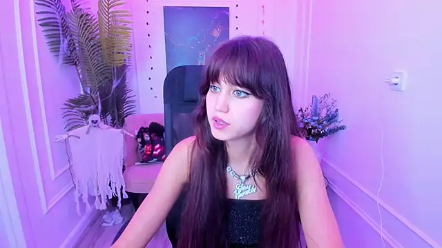 Snapshot of TiffanyYounge chatting on 27, 10, 2025 TiffanyYounge online show from 27, 10, 2025