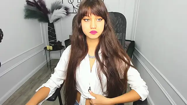 Snapshot of TiffanyYounge chatting on 14, 11, 2025 TiffanyYounge online show from 14, 11, 2025