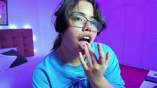 Snapshot of annie_rose11 chatting on 12, 10, 2025 annie rose11 online show from 12, 10, 2025