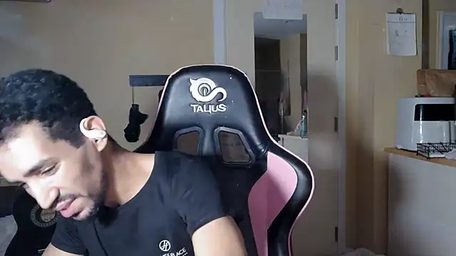 Snapshot of junokun22 chatting on 18, 11, 2025 junokun22 online show from 18, 11, 2025