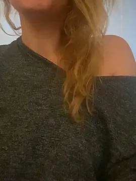 Snapshot of melisss2 chatting on 11, 11, 2025 melisss2 online show from 11, 11, 2025