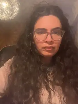 luciamaria01 online show from 10, 10, 2025