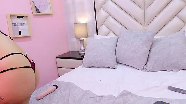 CristalShayy online show from 3, 12, 2025