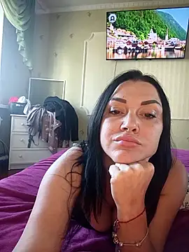 Snapshot of LuceSkys chatting on 15, 10, 2025 LuceSkys online show from 15, 10, 2025