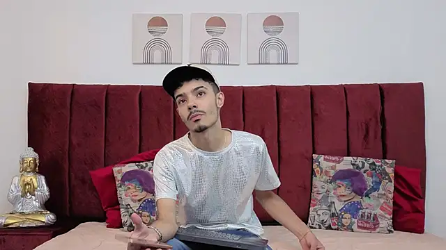 Snapshot of Timothe_Evans chatting on 14, 10, 2025 Timothe Evans online show from 14, 10, 2025