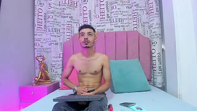 Snapshot of Timothe_Evans chatting on 21, 10, 2025 Timothe Evans online show from 21, 10, 2025