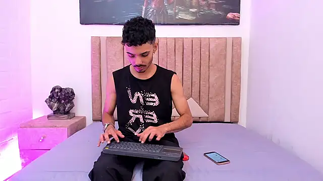 Snapshot of Timothe_Evans chatting on 25, 10, 2025 Timothe Evans online show from 25, 10, 2025