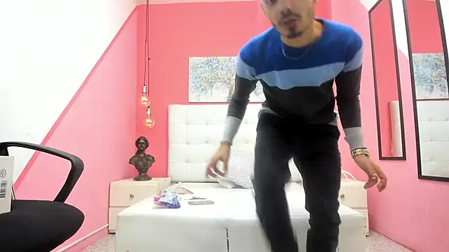 Snapshot of Timothe_Evans chatting on 29, 10, 2025 Timothe Evans online show from 29, 10, 2025