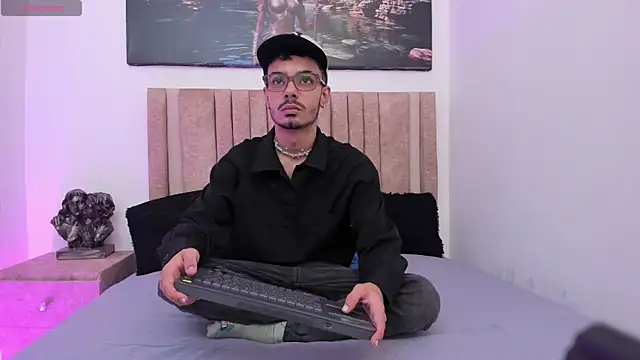 Snapshot of Timothe_Evans chatting on 30, 10, 2025 Timothe Evans online show from 30, 10, 2025