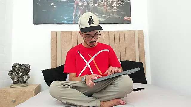 Snapshot of Timothe_Evans chatting on 1, 11, 2025 Timothe Evans online show from 1, 11, 2025