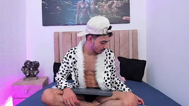 Snapshot of Timothe_Evans chatting on 4, 11, 2025 Timothe Evans online show from 4, 11, 2025