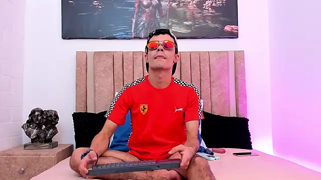 Snapshot of Timothe_Evans chatting on 12, 11, 2025 Timothe Evans online show from 12, 11, 2025