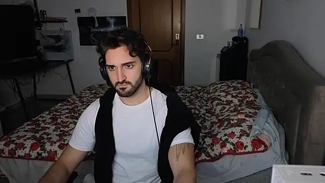 Al3xox02 online show from 12, 1, 2026