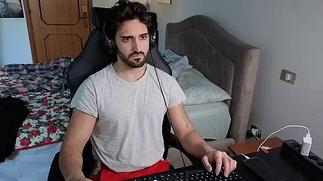 Al3xox02 online show from 16, 1, 2026